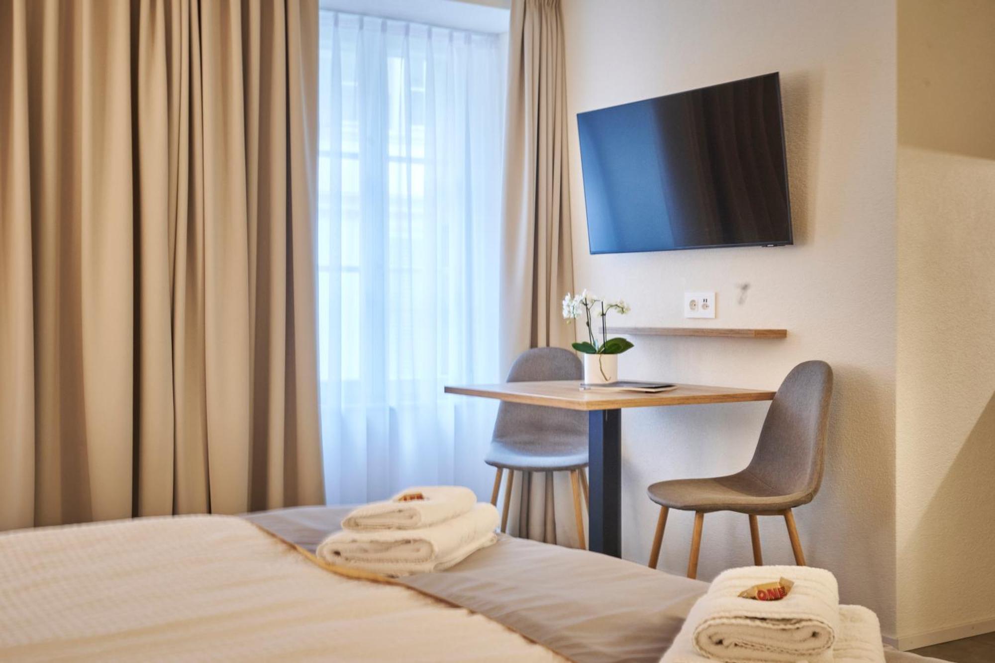 Aparthotel Krone - Self Check-In Unterseen Dış mekan fotoğraf